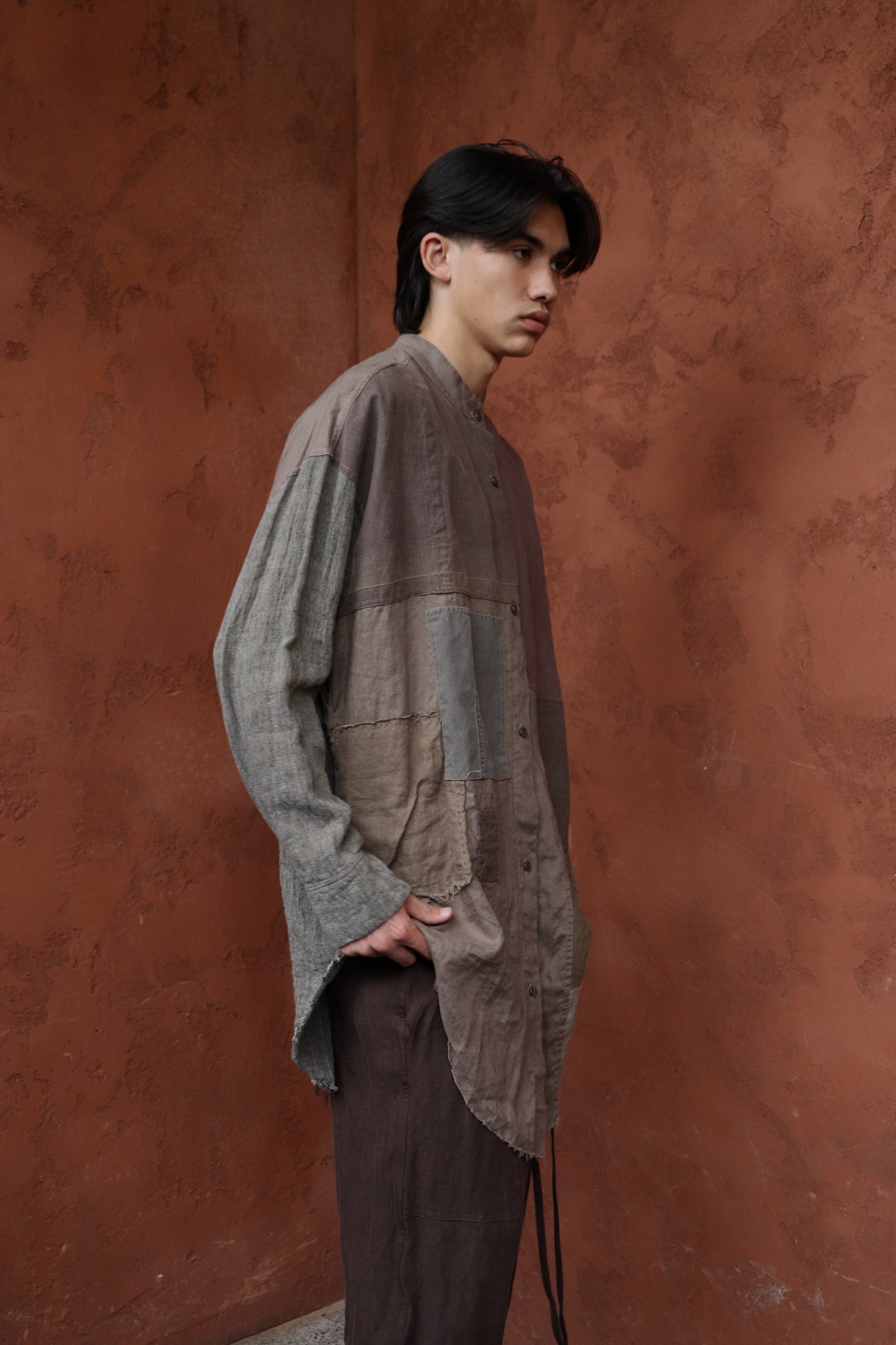 ORIGINS ĀKE SHIRT - BROWN